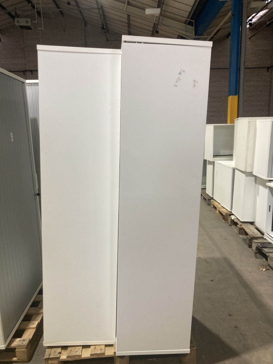 Lot 120  
            Birmingham - Collection Only 

                
2 X STORAGE CABINETS