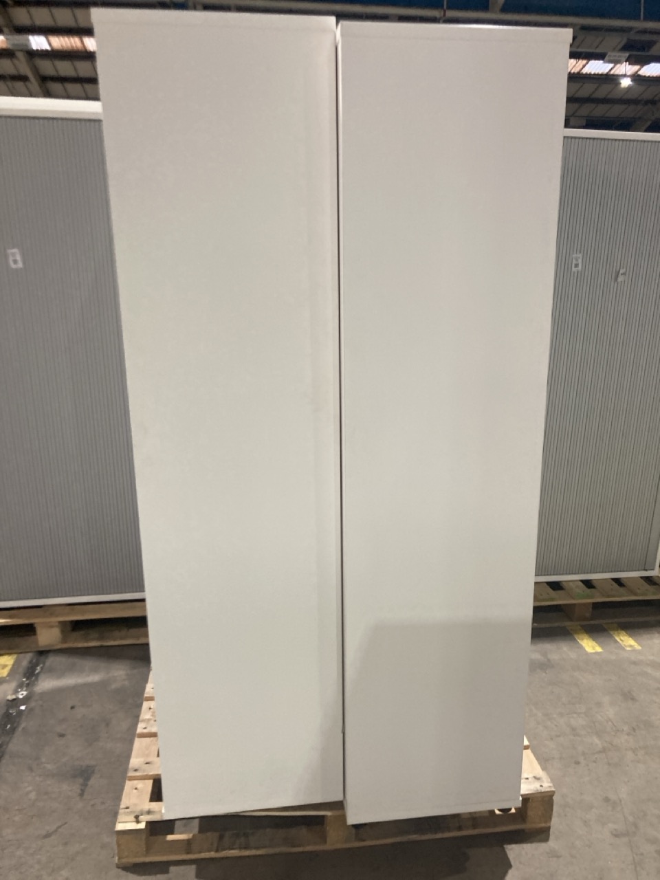 Lot 121  
            Birmingham - Collection Only 

                
2 X STORAGE CABINETS