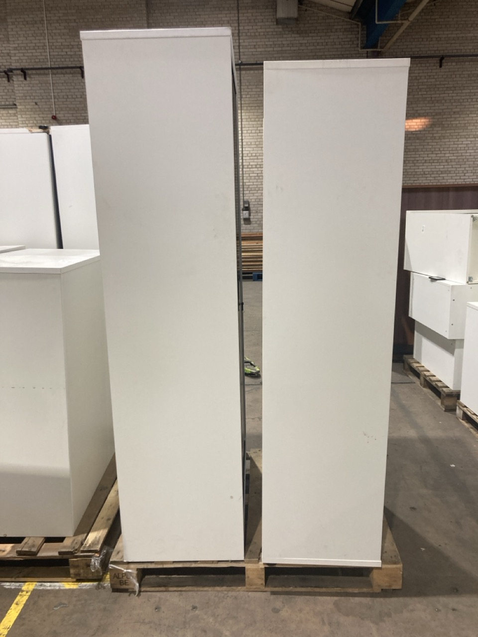 Lot 124  
            Birmingham - Collection Only 

                
2 X STORAGE CABINETS