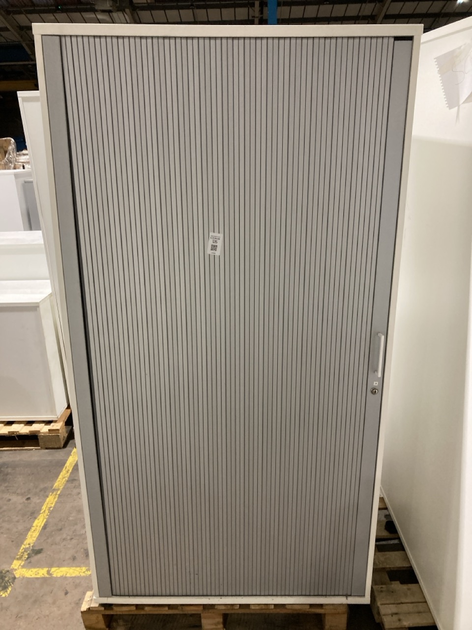 Lot 127  
            Birmingham - Collection Only 

                
2 X STORAGE CABINETS