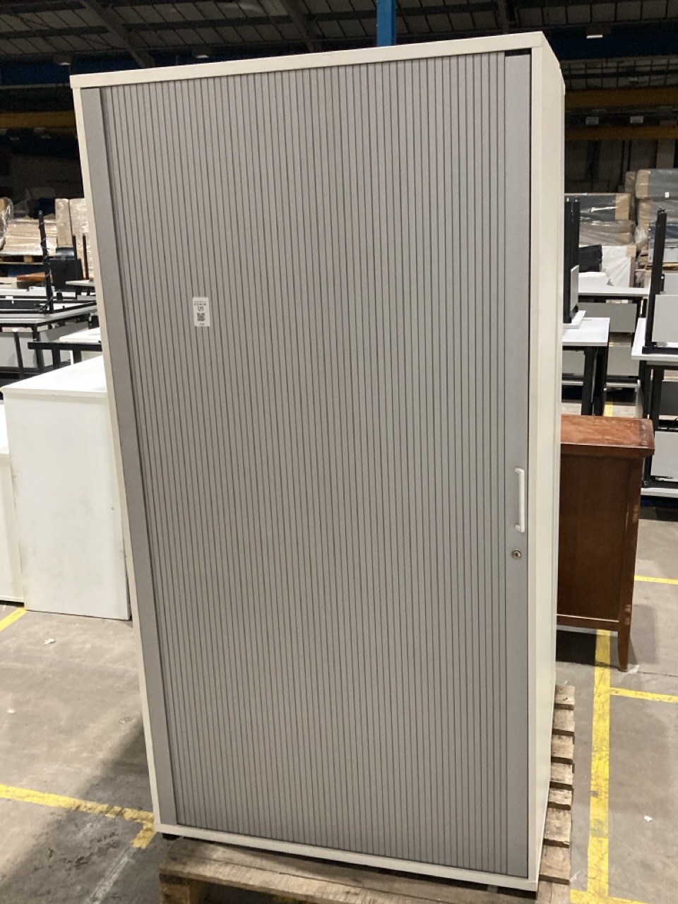 Lot 129  
            Birmingham - Collection Only 

                
2 X STORAGE CABINETS