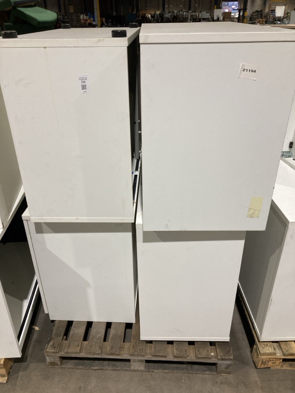Lot 134  
            Birmingham - Collection Only 

                
4 X STORAGE CABINETS