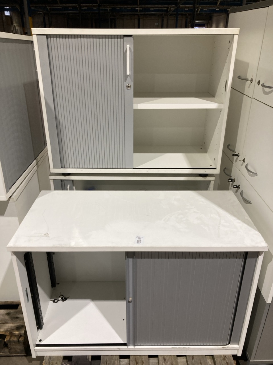 Lot 137  
            Birmingham - Collection Only 

                
3 X STORAGE CABINETS