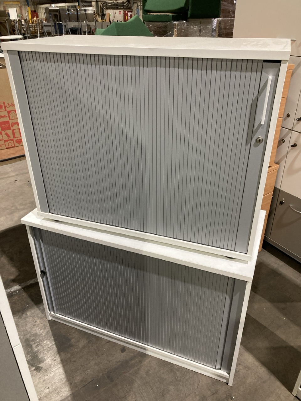 Lot 139  
            Birmingham - Collection Only 

                
2 X STORAGE CABINETS