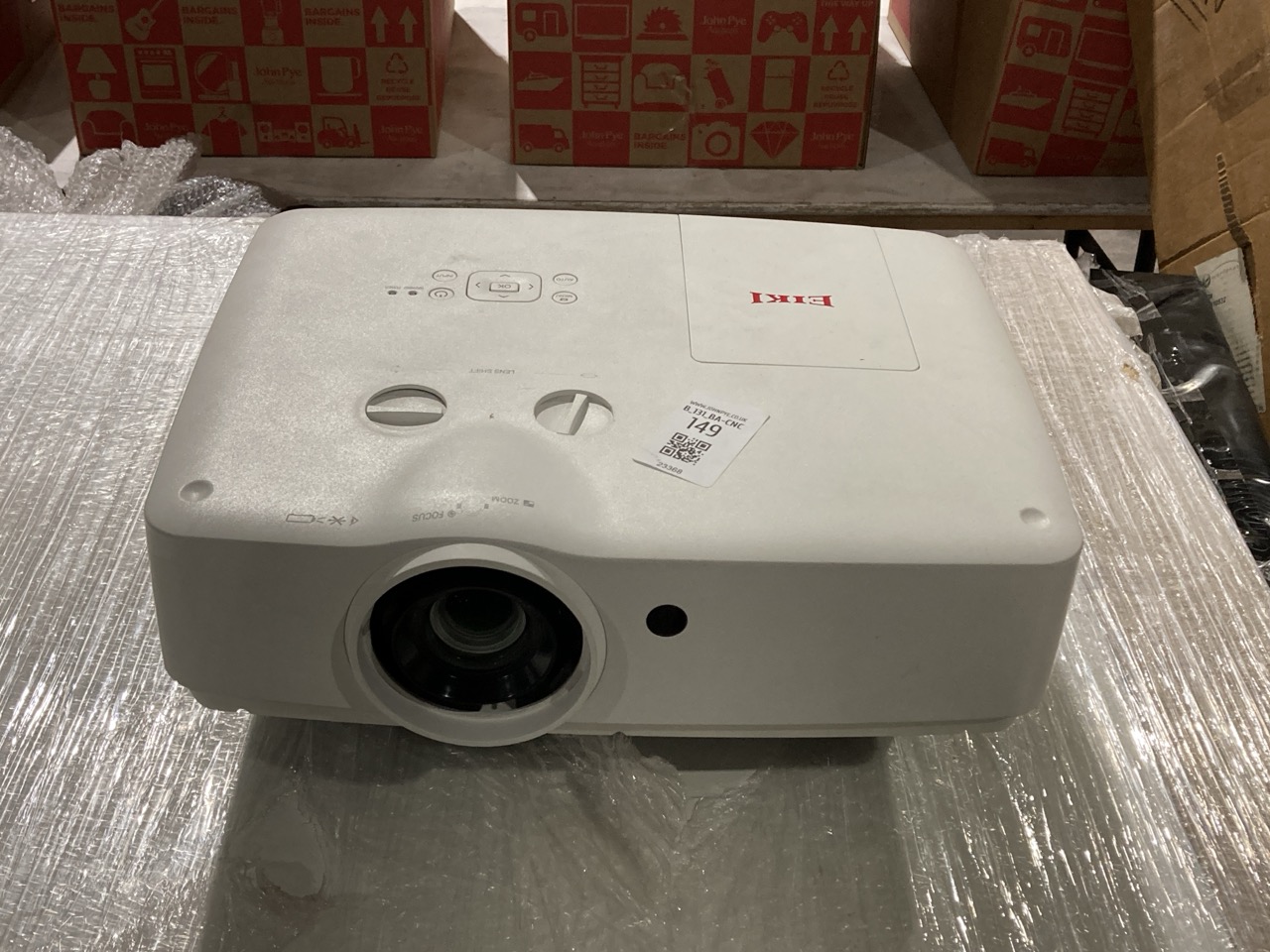 Lot 149  
            Birmingham - Collection Only 

                
EIKI EK-308U PORTABLE LCD PROJECTOR