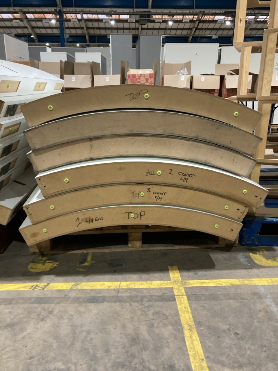 Lot 160  
            Birmingham - Collection Only 

                
ASSORTMENT OF BOOTH WALLS