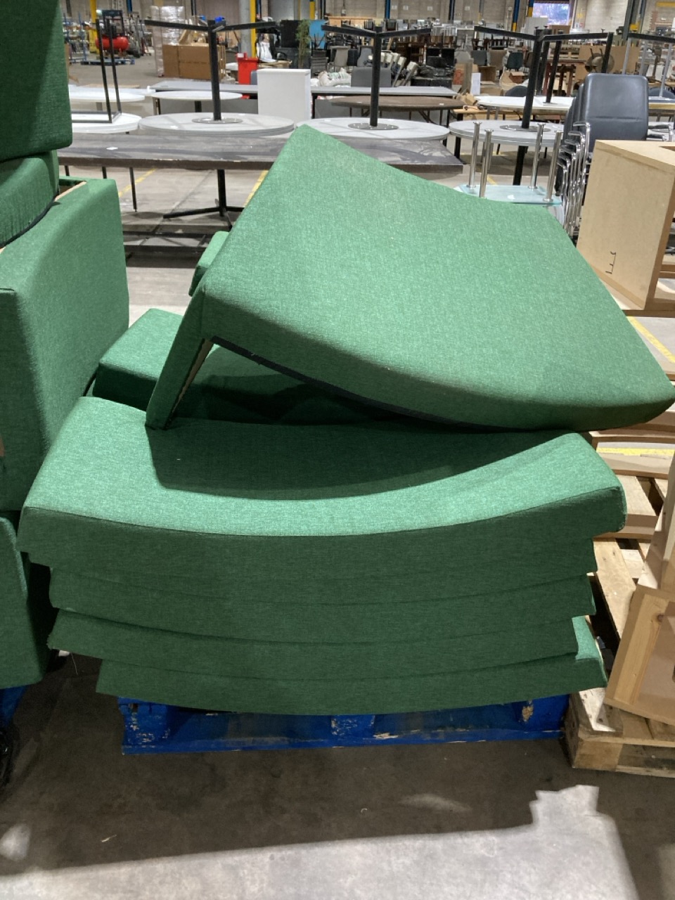 Lot 165  
            Birmingham - Collection Only 

                
ASSORTMENT OF GREEN CUSHIONS