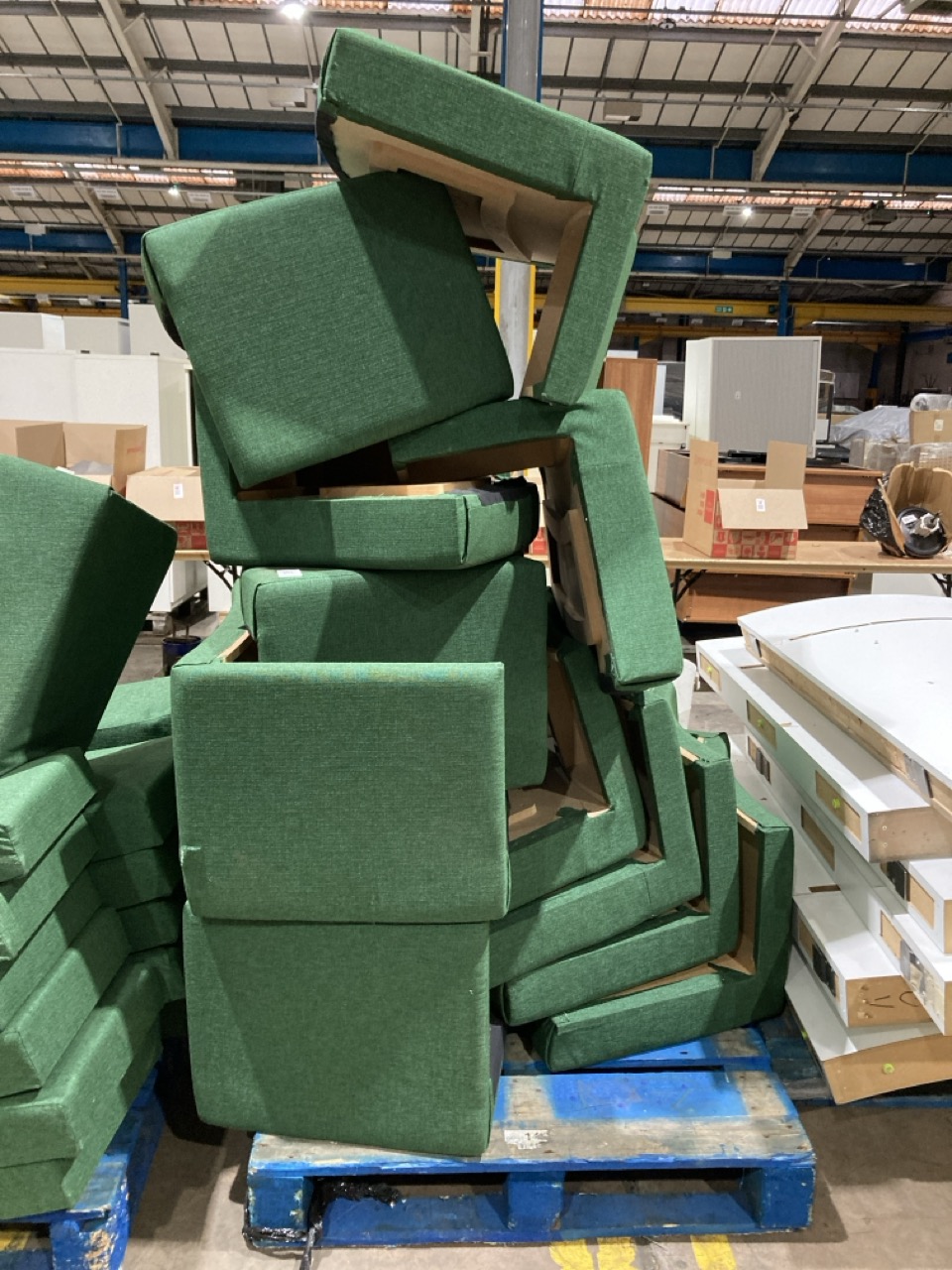 Lot 166  
            Birmingham - Collection Only 

                
ASSORTMENT OF GREEN CUSHIONS