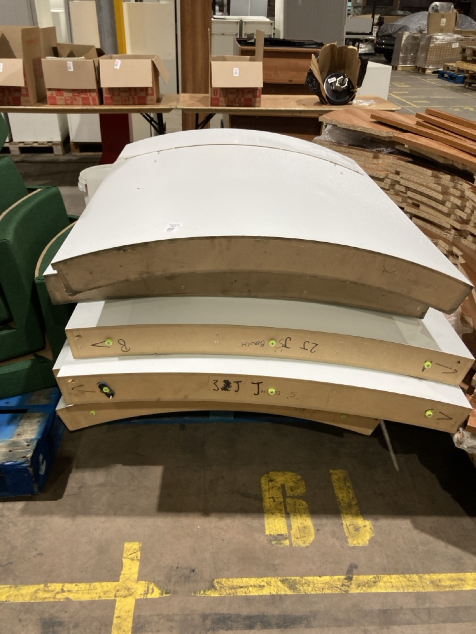 Lot 167  
            Birmingham - Collection Only 

                
ASSORTMENT OF BOOTH WALLS