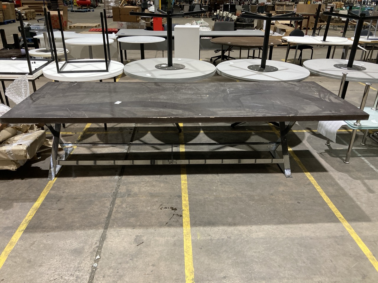 Lot 173  
            Birmingham - Collection Only 

                
BROWN CONFERENCE TABLE