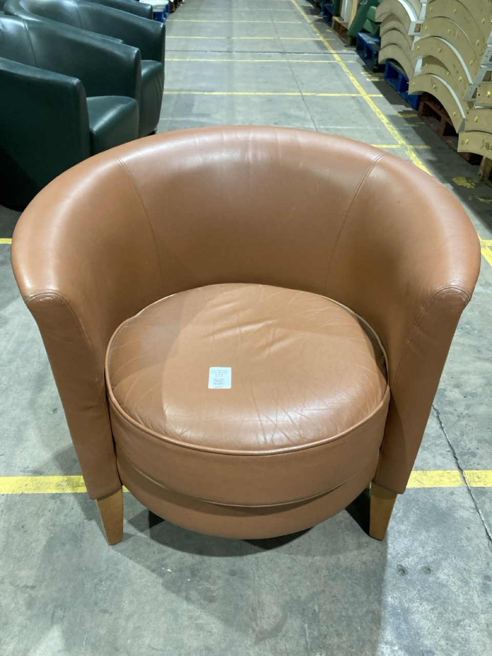 Lot 177  
            Birmingham - Collection Only 

                
BROWN TUB CHAIR