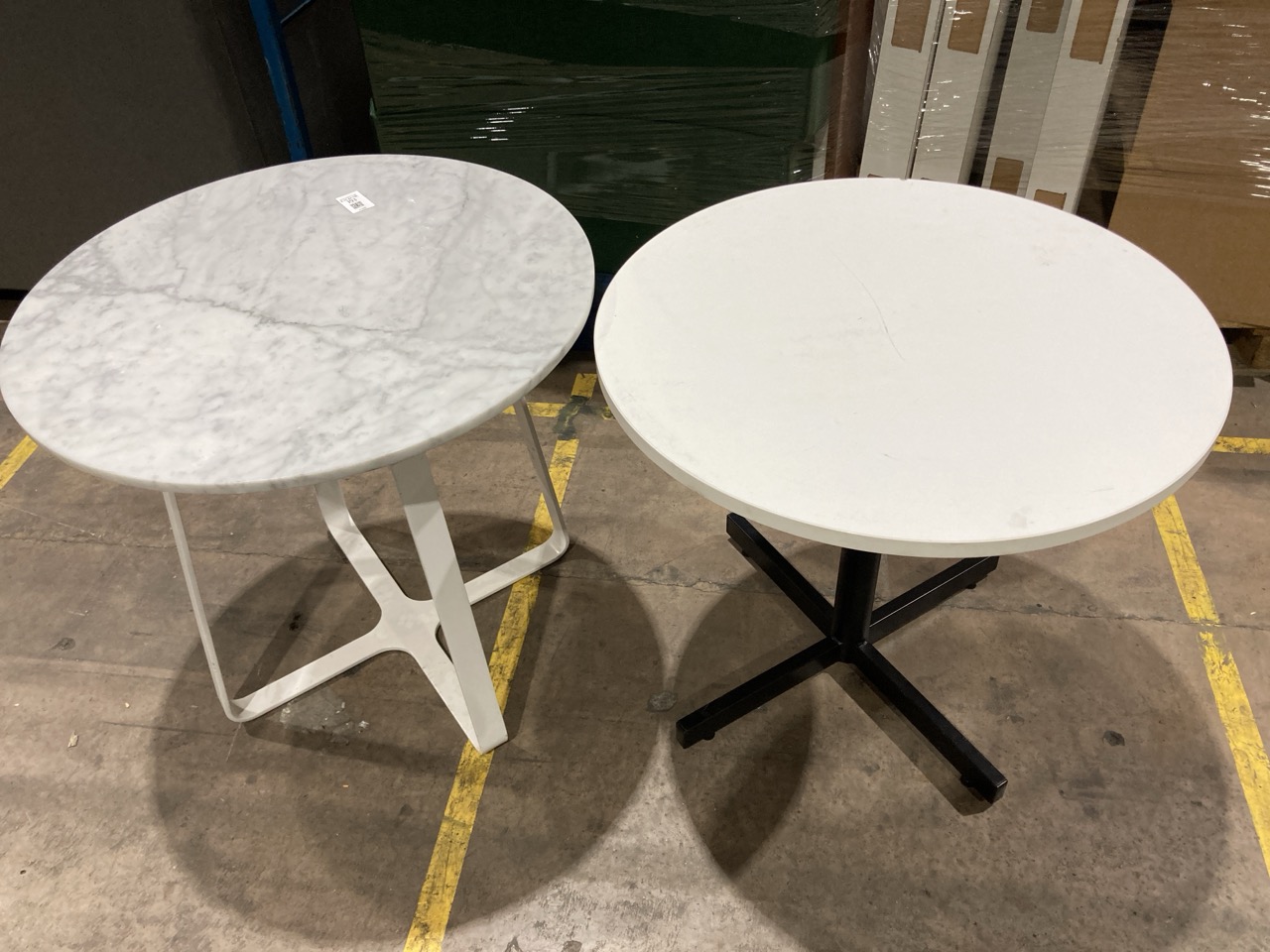 Lot 193  
            Birmingham - Collection Only 

                
2 X COFFEE TABLES