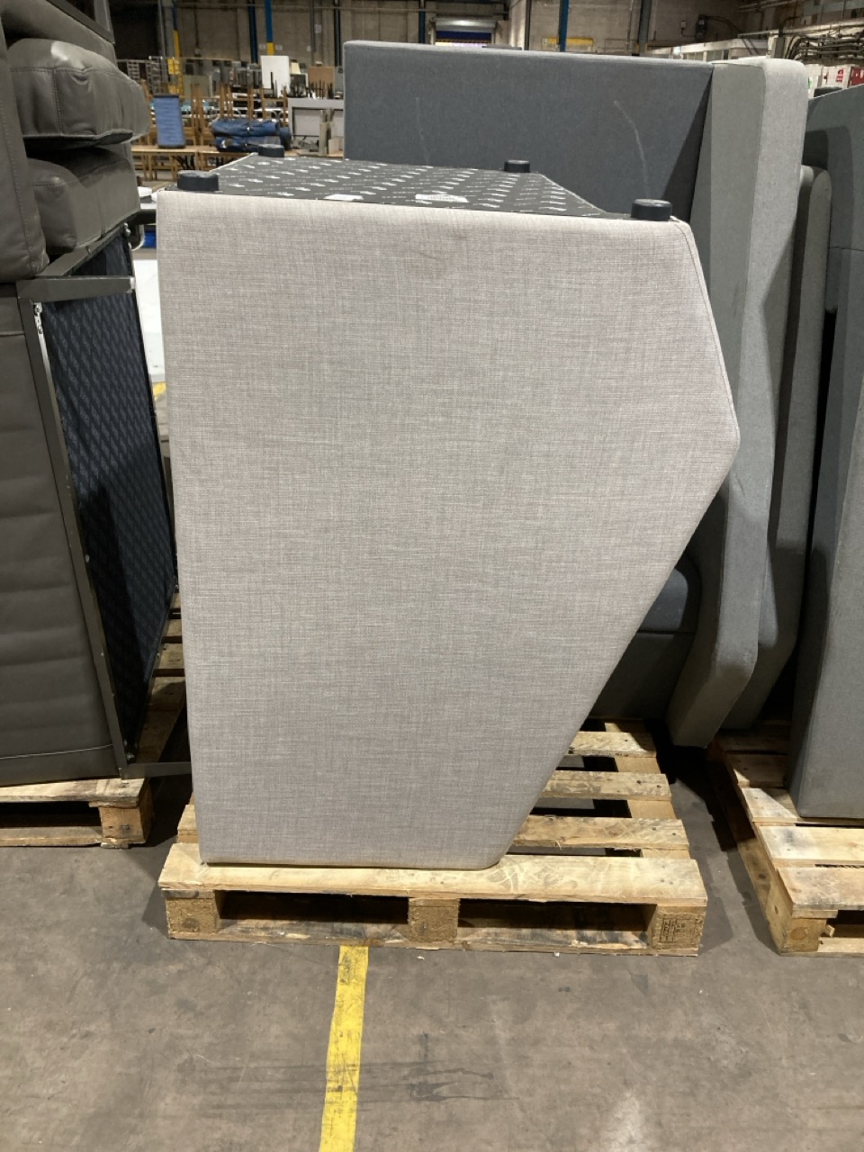 Lot 196  
            Birmingham - Collection Only 

                
ASSORTMENT OF FURNITURE