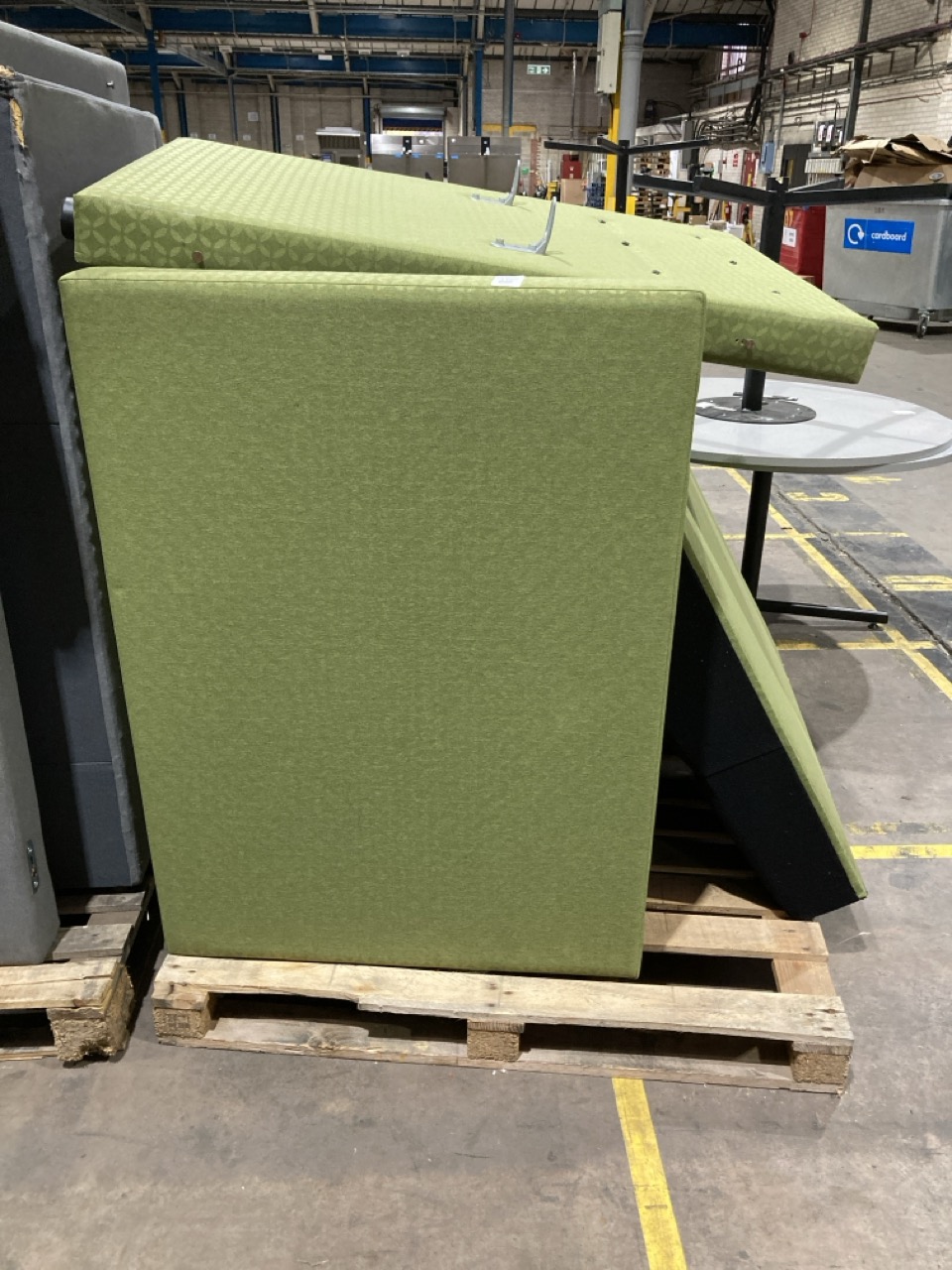 Lot 199  
            Birmingham - Collection Only 

                
ASSORTMENT OF FURNITURE