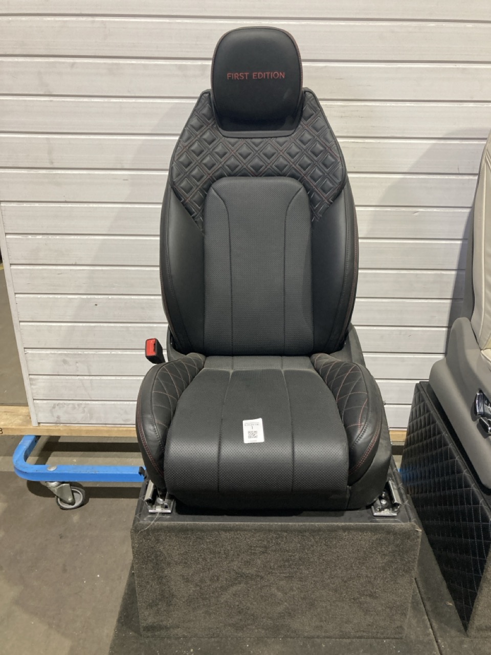 Lot 1  
            Birmingham - Collection Only 

                
BENTLEY EX DISPLAY FIRST EDITION CAR SEAT BLACK/RED