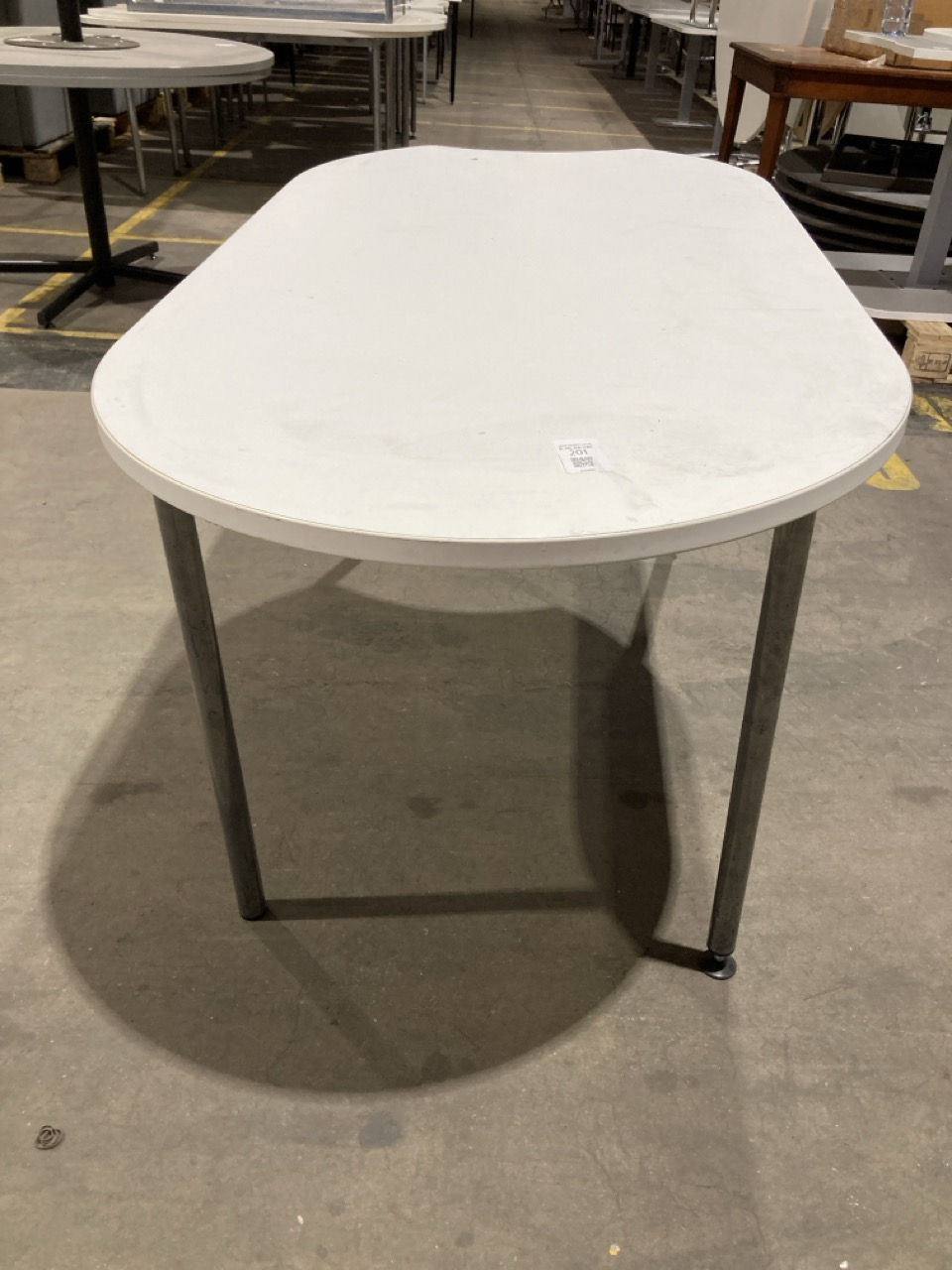 Lot 201  
            Birmingham - Collection Only 

                
WHITE GENESYS DOC TABLE