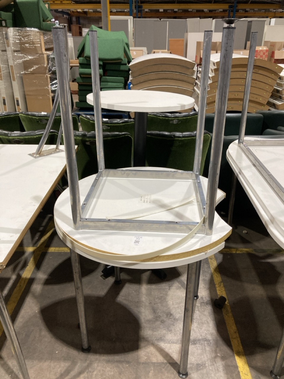 Lot 213  
            Birmingham - Collection Only 

                
2 X WHITE TABLES