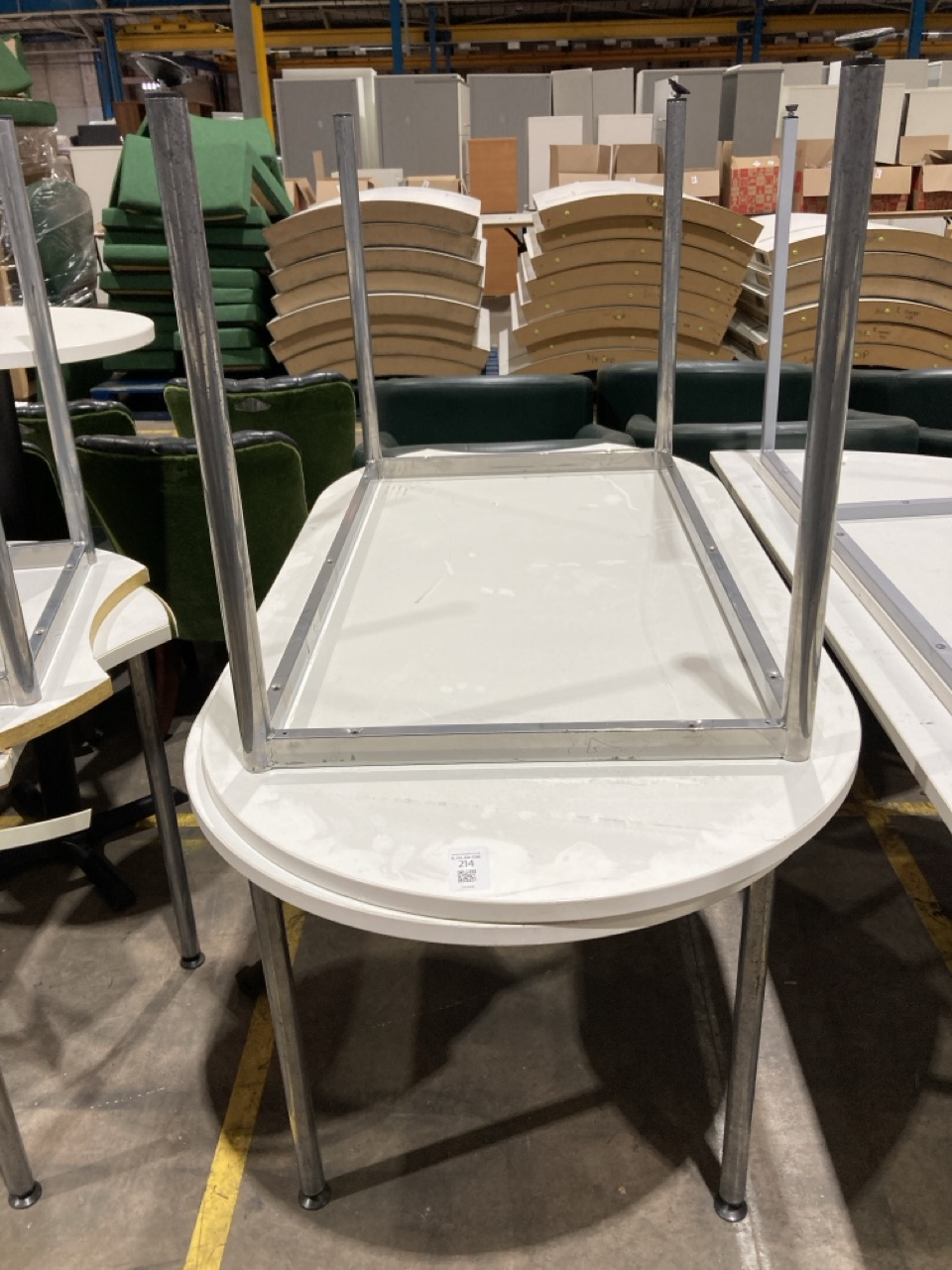 Lot 214  
            Birmingham - Collection Only 

                
2 X WHITE GENESYS DOC TABLES