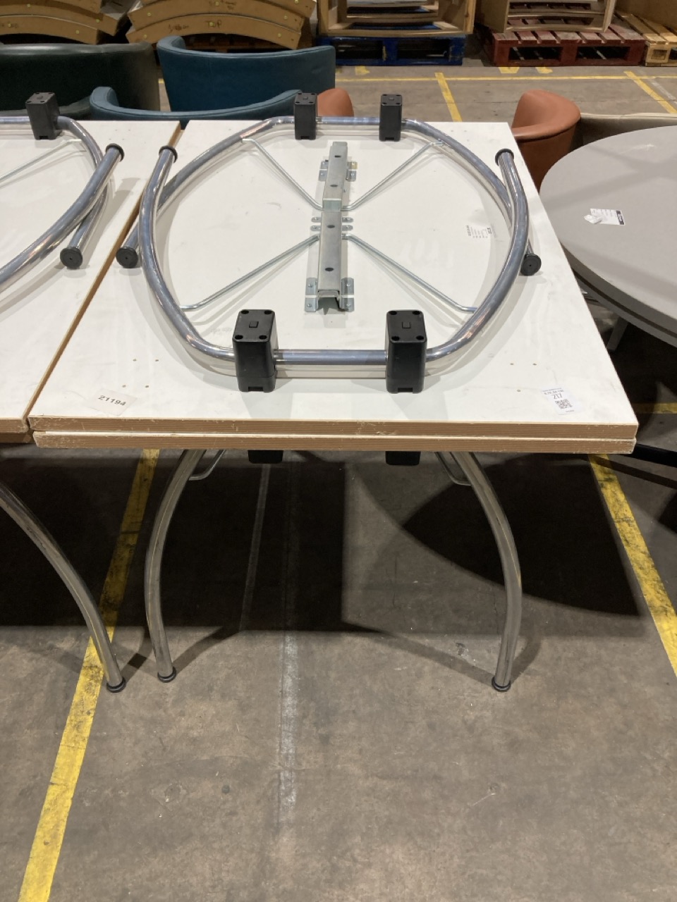 Lot 217  
            Birmingham - Collection Only 

                
2 X WHITE TABLES