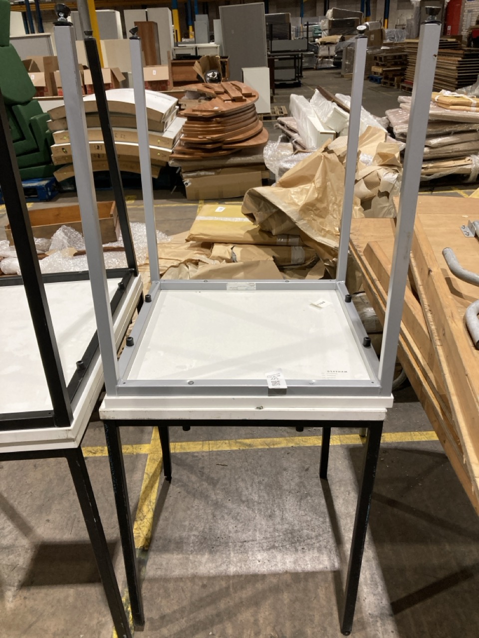 Lot 225  
            Birmingham - Collection Only 

                
2 X WHITE SQUARE TABLES