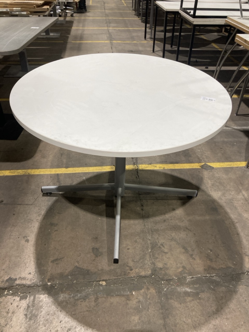 Lot 241  
            Birmingham - Collection Only 

                
WHITE ROUND TAB;LE