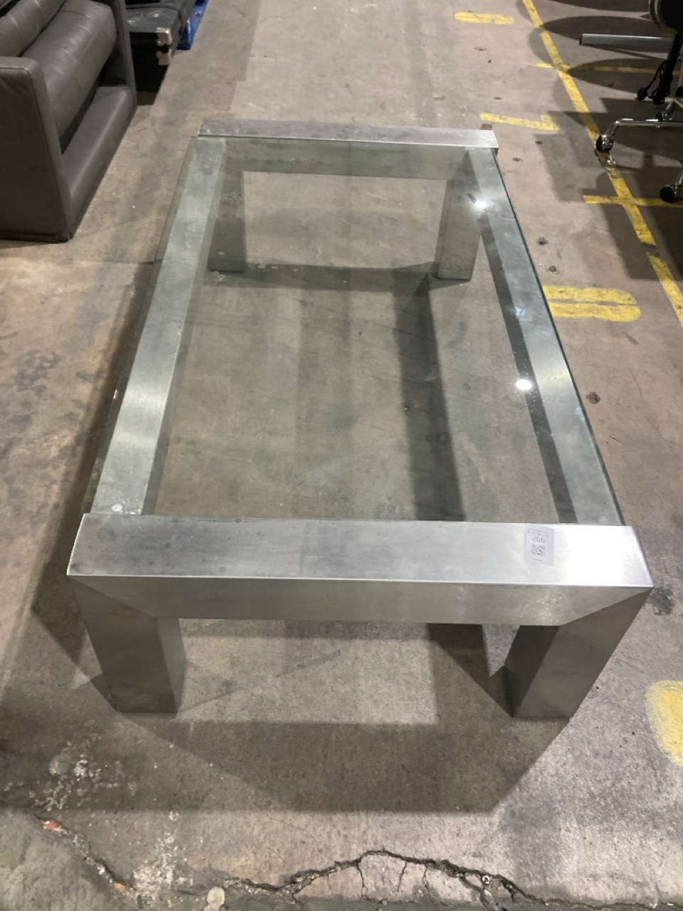 Lot 266  
            Birmingham - Collection Only 

                
GLASS COFFEE TABLE