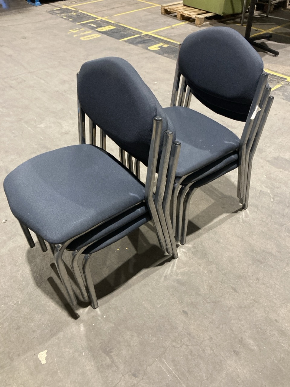 Lot 274  
            Birmingham - Collection Only 

                
6 X BLUE OFFICE CHAIRS