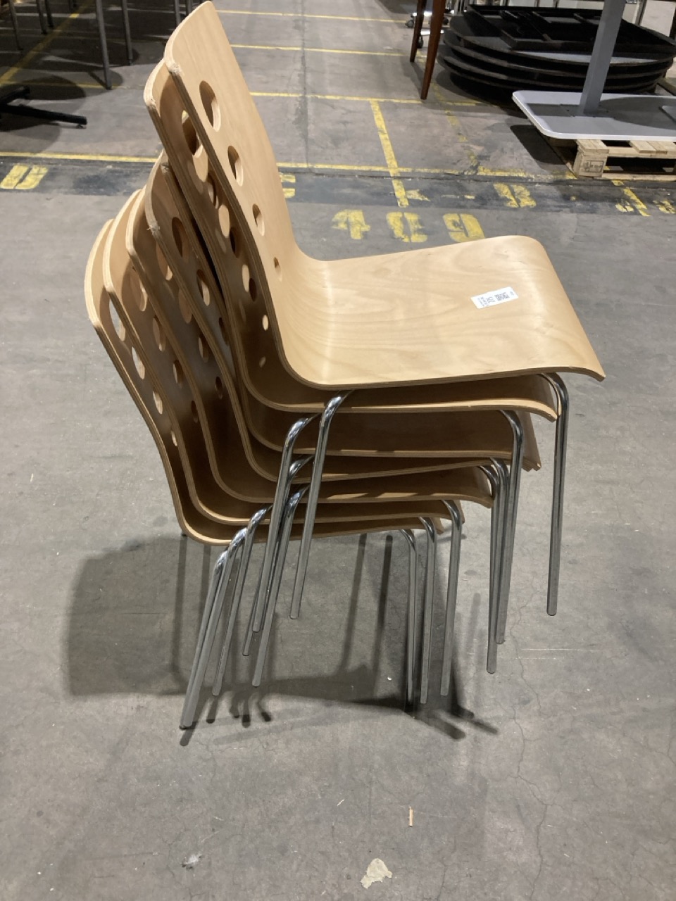 Lot 275  
            Birmingham - Collection Only 

                
6 X WOODEN CHAIRS