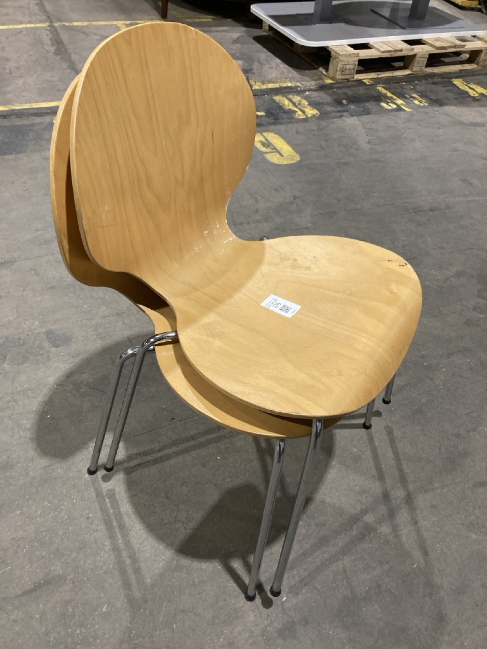 Lot 276  
            Birmingham - Collection Only 

                
2 X WOODEN CHAIRS