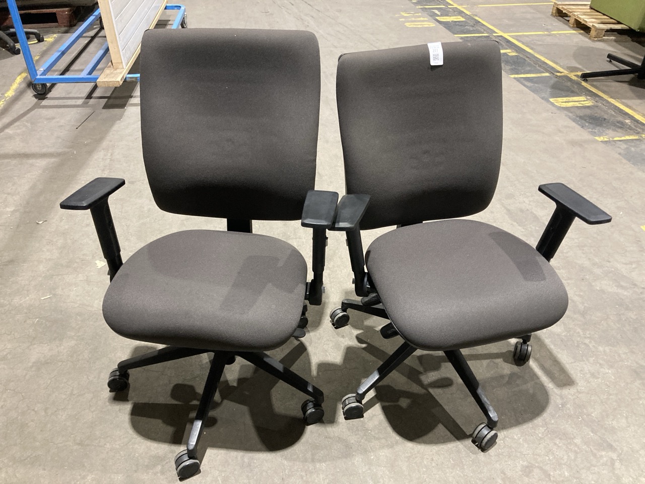 Lot 277  
            Birmingham - Collection Only 

                
2 X BLACK OFFICE CHAIRS