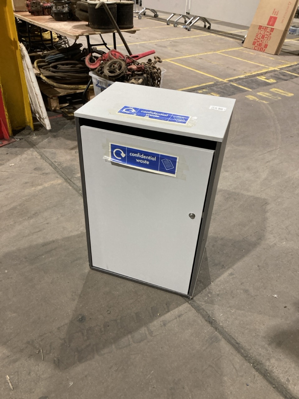 Lot 284  
            Birmingham - Collection Only 

                
CONFIDENTIAL WASTE CABINET