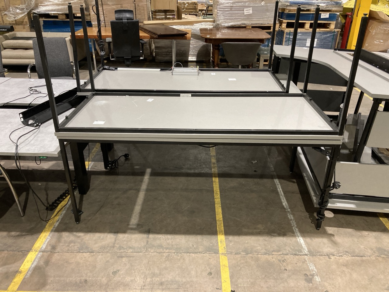 Lot 30  
            Birmingham - Collection Only 

                
HEIGHT ADJUSTABLE SIT STAND DESK IN GREY