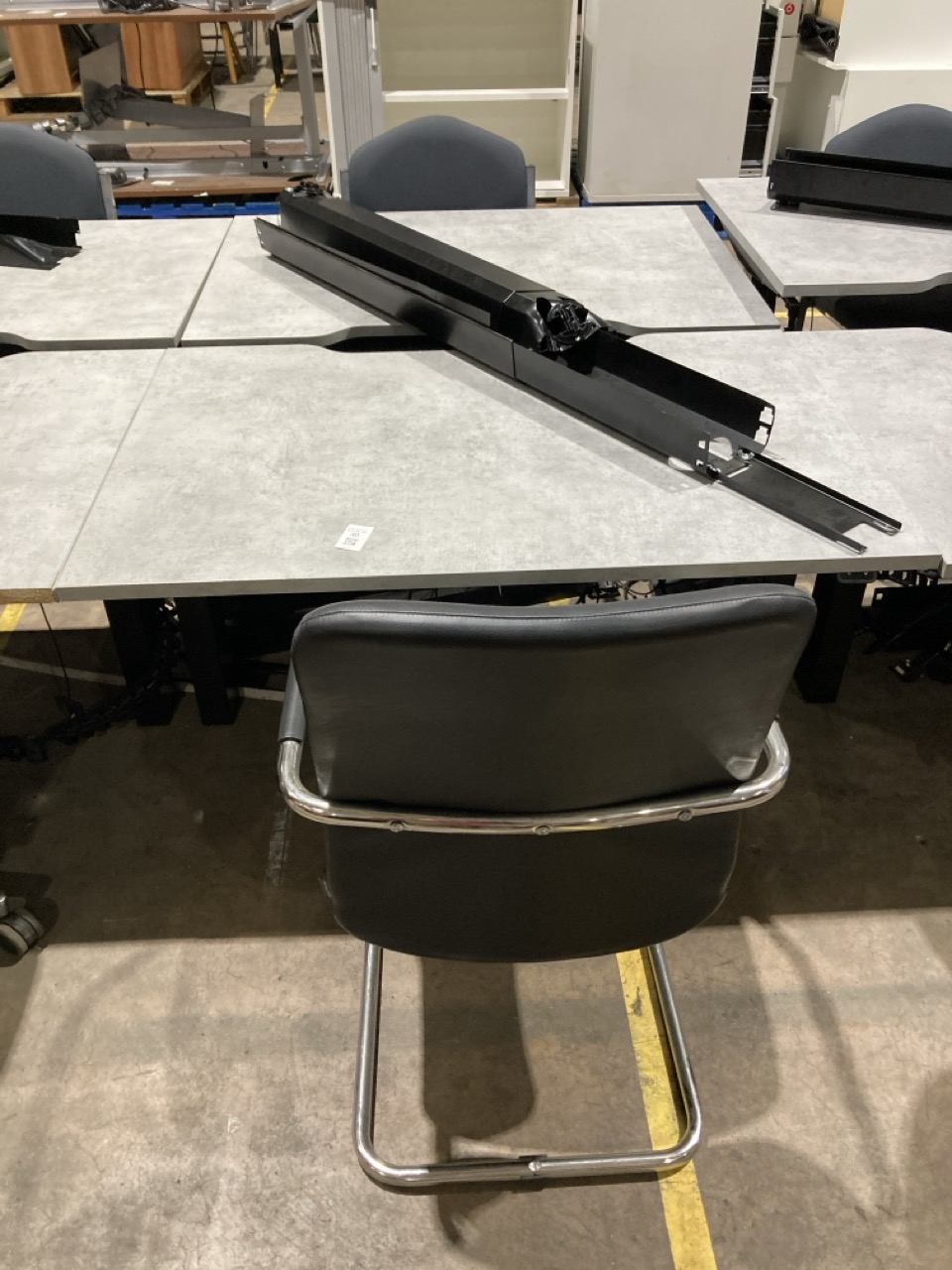 Lot 40  
            Birmingham - Collection Only 

                
HEIGHT ADJUSTABLE SIT STAND DESK IN GREY