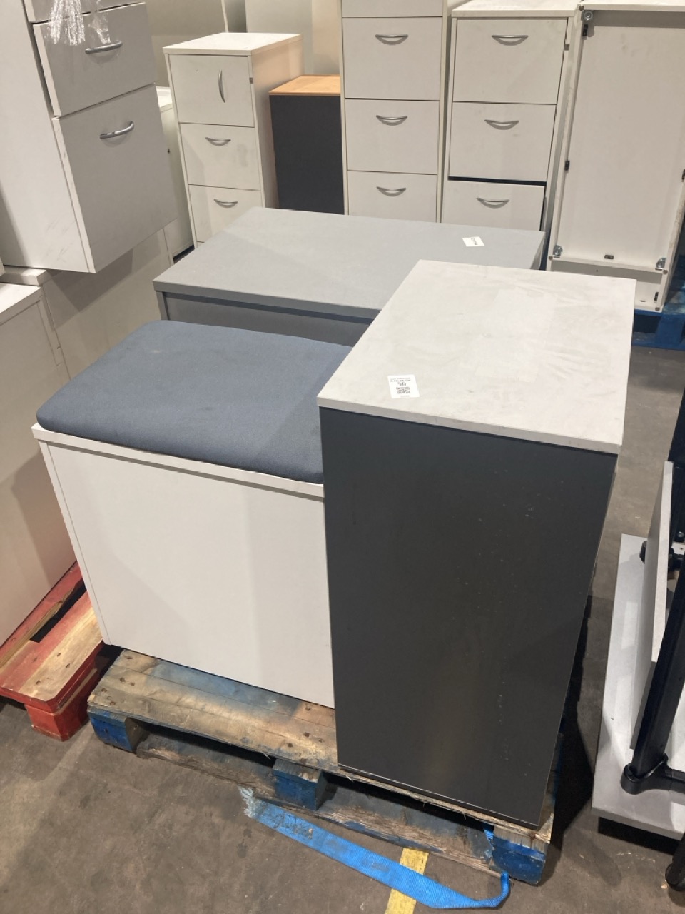 Lot 56  
            Birmingham - Collection Only 

                
ASSORTMENT OF OFFICE STROAGE