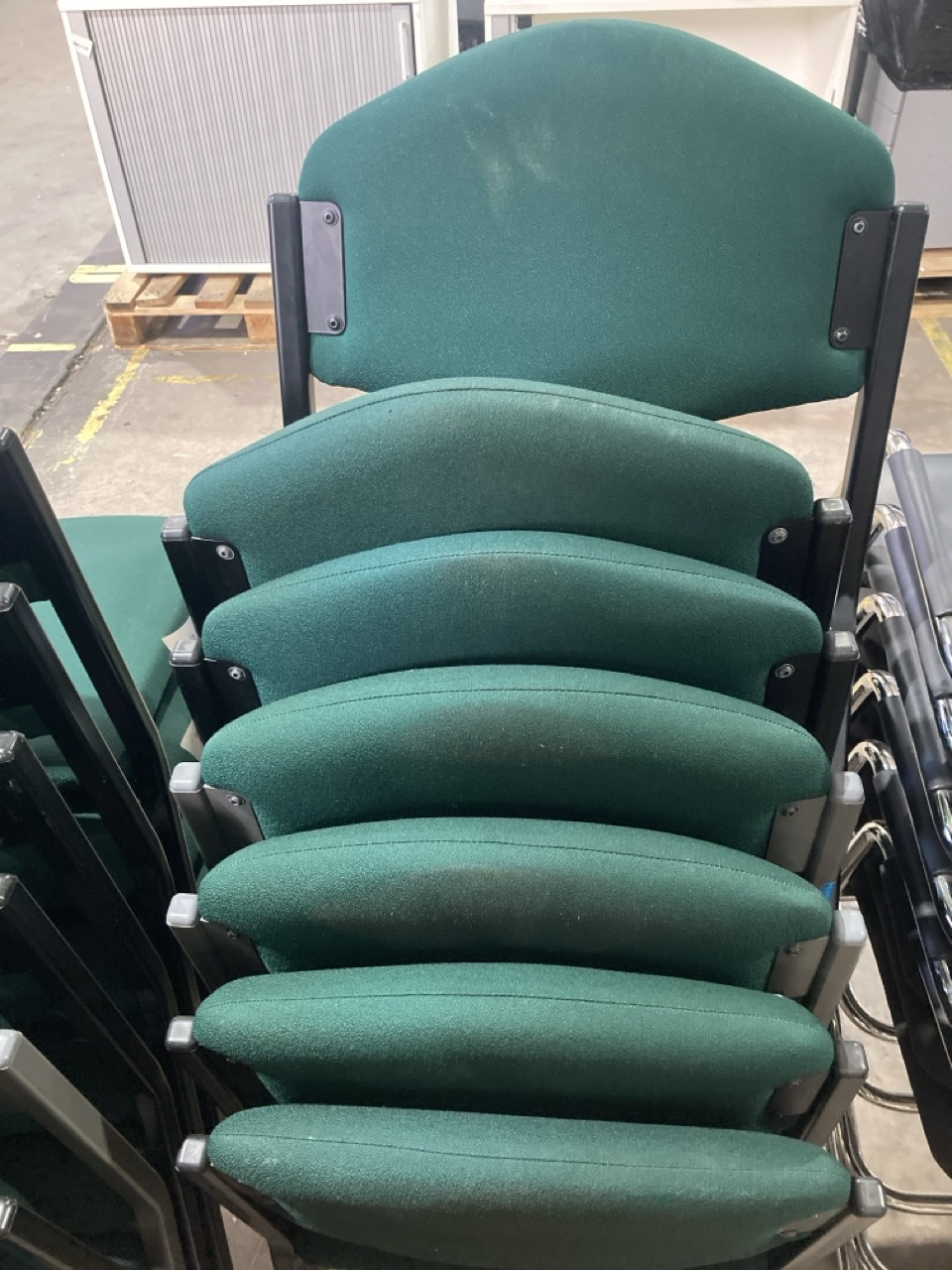 Lot 96  
            Birmingham - Collection Only 

                
7 X GREEN STACKING CHAIRS