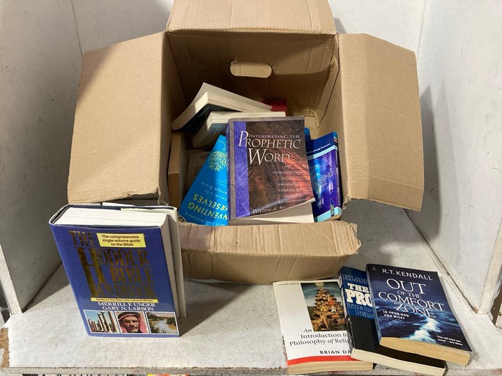 Lot 1079  
            Marchington SR15 - Parcel Delivery Only 

                
QTY OF ASSORTED BOOKS TO INCLUDE OUT OF THE COMFORT ZONE BY R.T KENDALL: LOCATION...