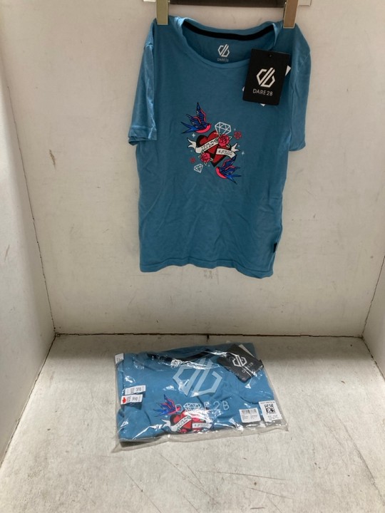 Lot 1114  
            Marchington SR15 - Parcel Delivery Only 

                
2 X DARE2B TRAILBLAZER II T-SHIRTS IN NIAGRA BLUE - 7-8YRS: LOCATION - BR6