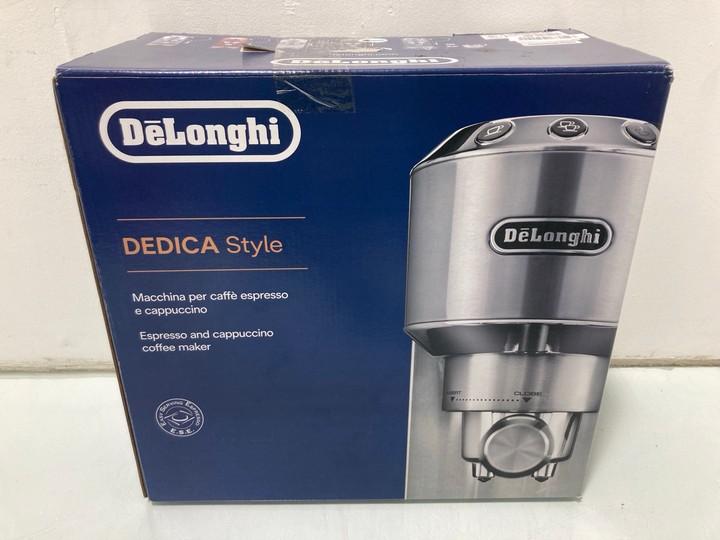 Lot 1185  
            Marchington SR15 - Parcel Delivery Only 

                
DELONGHI ESPRESSO MACHINE IN SILVER: LOCATION - BR10