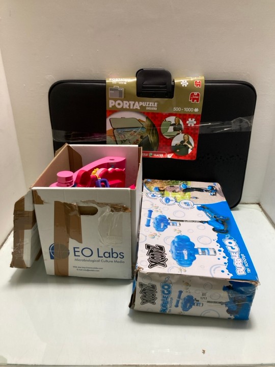 Lot 1213  
            Marchington SR15 - Parcel Delivery Only 

                
3 X ASSORTED ITEMS TO INCLUDE XOOTZ BUBBLEGO TRI SCOOTER: LOCATION - BR12