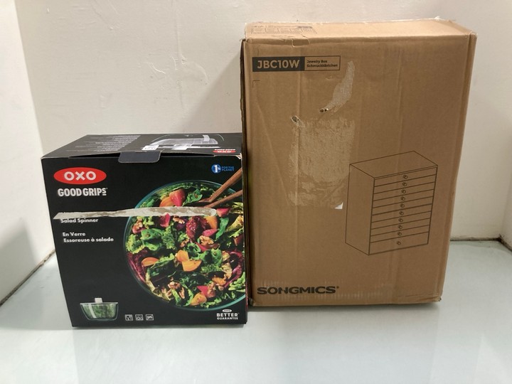 Lot 1237  
            Marchington SR15 - Parcel Delivery Only 

                
SONGMICS JBC10W JEWELLERY BOX TO INCLUDE XOX GOOD GRIPS SALAD SPINNER: LOCATION -...