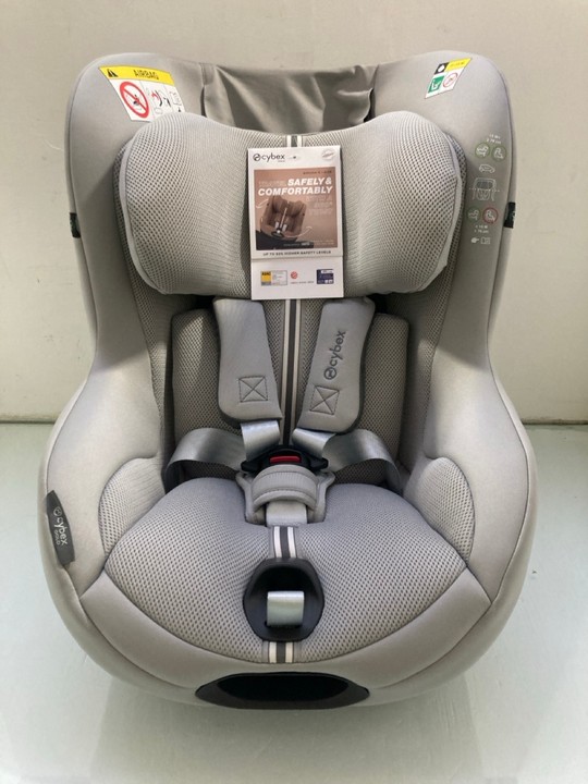 Lot 1298  
            Marchington SR15 - Parcel Delivery Only 

                
CYBEX GOLD SIRONA G I-SIZE PLUS CHILD CAR SEAT IN STONE GREY ORIGINAL RRP: £220: ...
