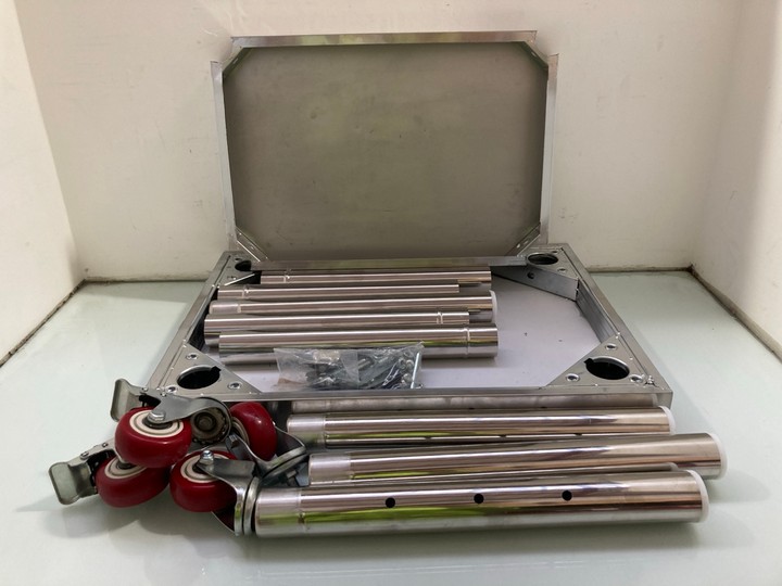 Lot 1305  
            Marchington SR15 - Parcel Delivery Only 

                
VEVOR WHEELED SERVING TROLLEY IN STAINLESS STEEL: LOCATION - BR17