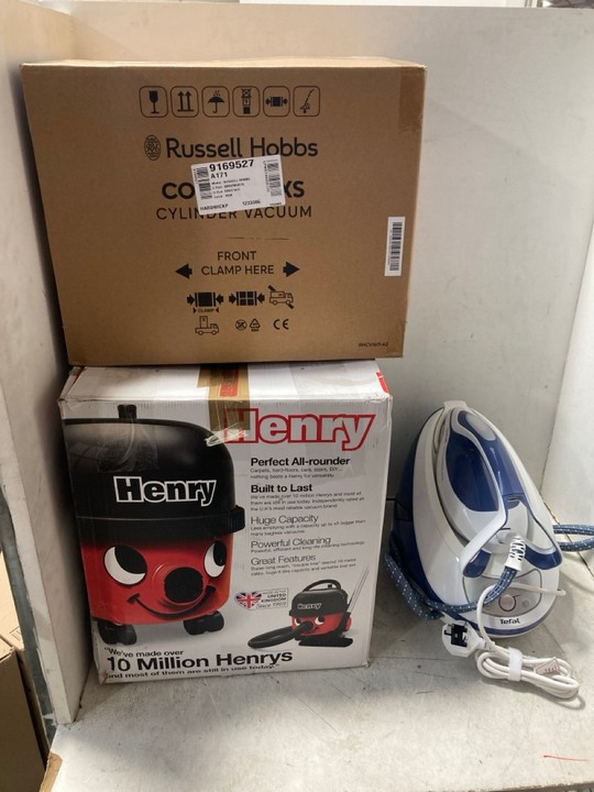 Lot 1331  
            Marchington SR15 - Parcel Delivery Only 

                
3 X ASSORTED APPLIANCES TO INCLUDE RUSSELL HOBBS COMPACT XS CYLINDER VACUUM: LOCA...