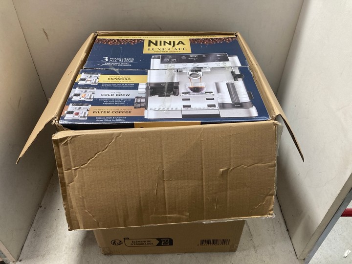 Lot 1335  
            Marchington SR15 - Parcel Delivery Only 

                
NINJA LUXE CAFE PREMIER SERIES COFFEE MACHINE - ORIGINAL RRP £327: LOCATION - AR1