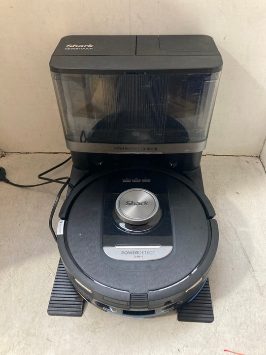 Lot 1337  
            Marchington SR15 - Parcel Delivery Only 

                
SHARK NEVER TOUCH ROBOT VACUUM & MOP: LOCATION - AR2