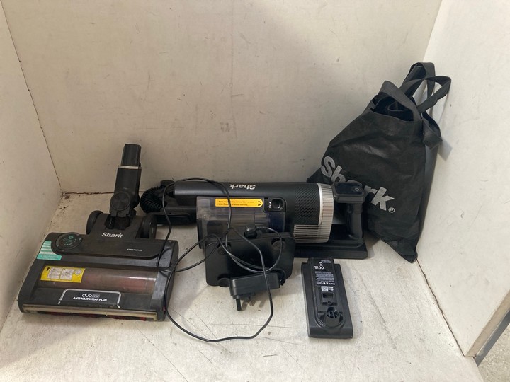 Lot 1351  
            Marchington SR15 - Parcel Delivery Only 

                
SHARK STRATOS CORDLESS STICK VACUUM CLEANER - PET PRO MODEL - ORIGINAL RRP £430: ...