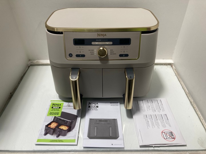 Lot 1361  
            Marchington SR15 - Parcel Delivery Only 

                
NINJA MAX DUAL ZONE 9.5L AIR FRYER - ORIGINAL RRP £120: LOCATION - AR3
