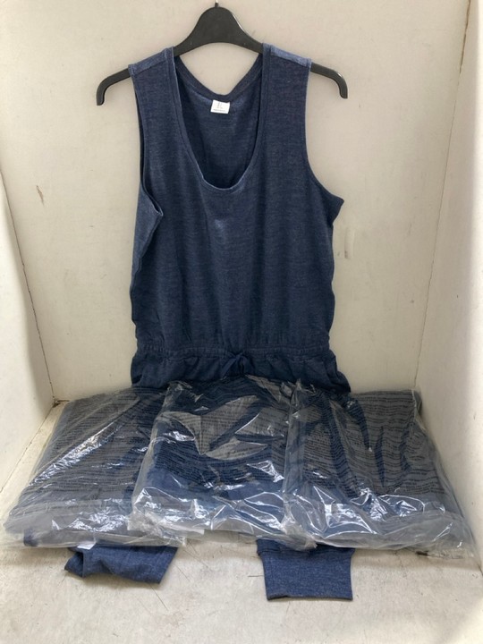 Lot 1425  
            Marchington SR15 - Parcel Delivery Only 

                
4 X SLEEVELESS LOUNGE JUMPSUITS IN NAVY - UK XS/L: LOCATION - AR6