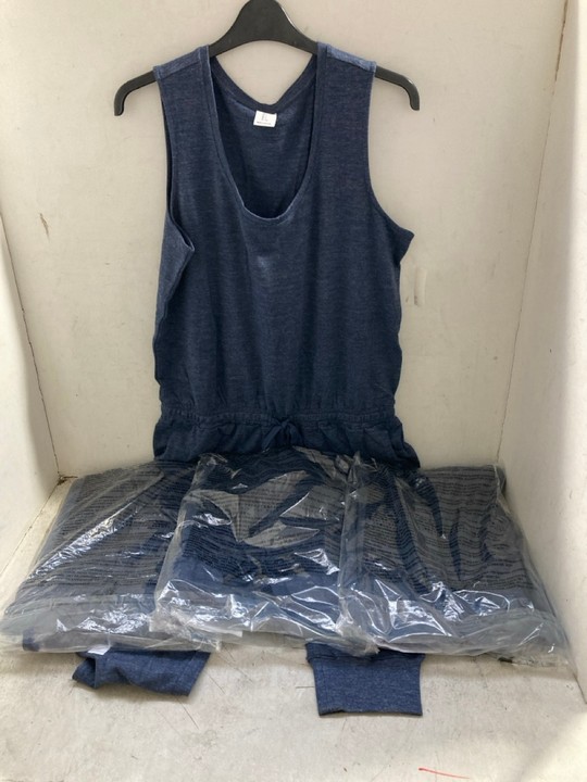 Lot 1427  
            Marchington SR15 - Parcel Delivery Only 

                
4 X SLEEVELESS LOUNGE JUMPSUITS IN NAVY - UK XS: LOCATION - AR6