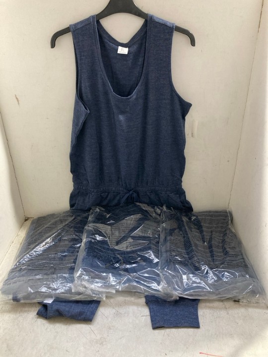 Lot 1429  
            Marchington SR15 - Parcel Delivery Only 

                
4 X SLEEVELESS LOUNGE JUMPSUITS IN NAVY - UK XS/M/L: LOCATION - AR6